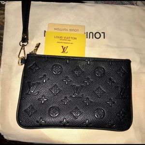 Louis Vuitton wristlet ✨